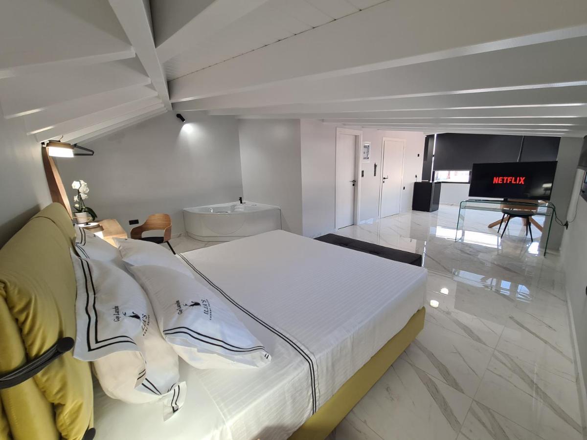 Ilia'S Luxury Suites - Adults Only Ксилокастрон Екстер'єр фото