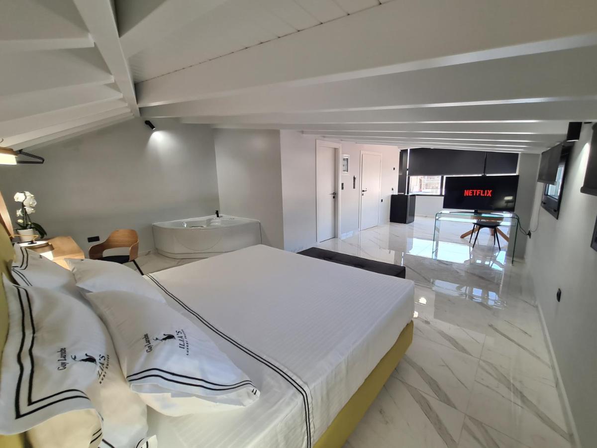 Ilia'S Luxury Suites - Adults Only Ксилокастрон Екстер'єр фото